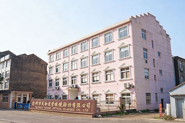 Compañía Óptica Thinkey, Ltd.